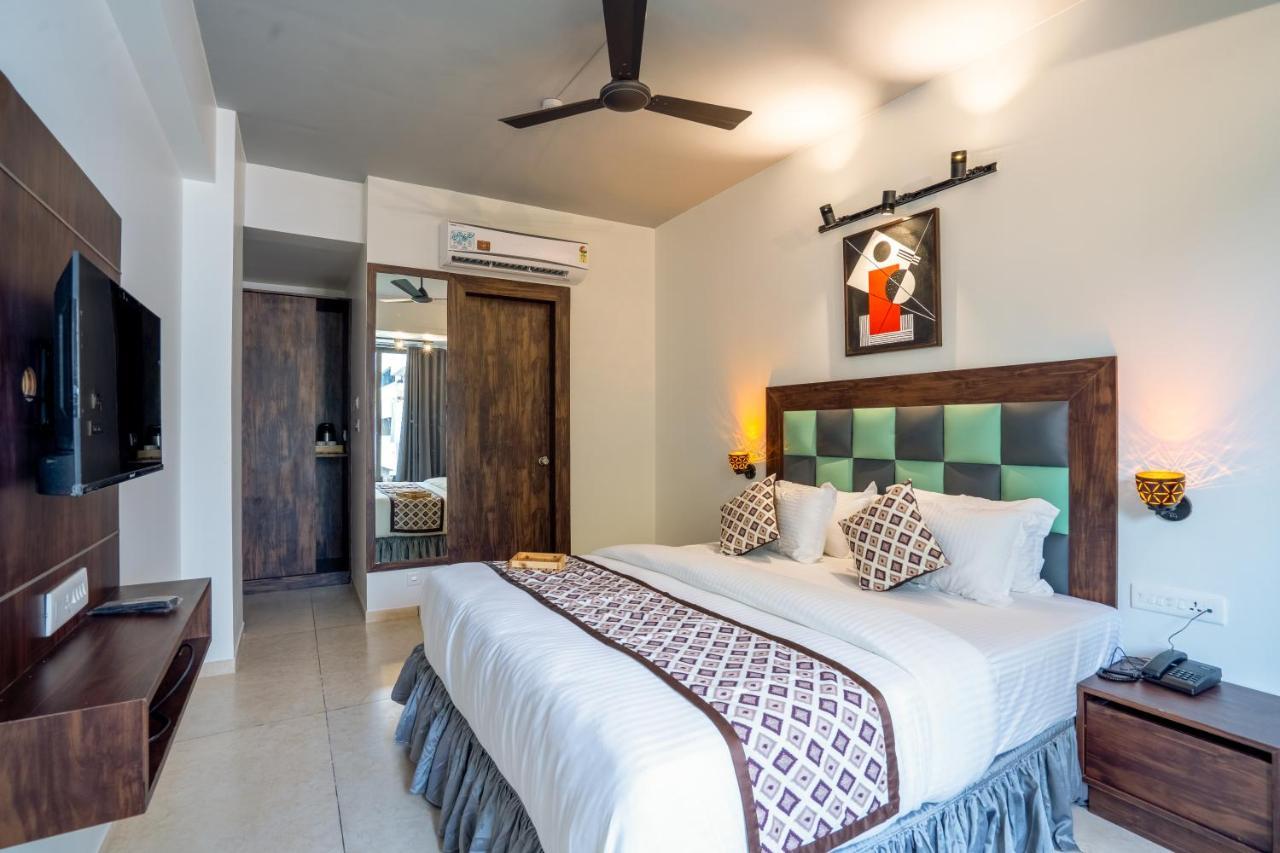 Hotel El Classico Раджкот Экстерьер фото