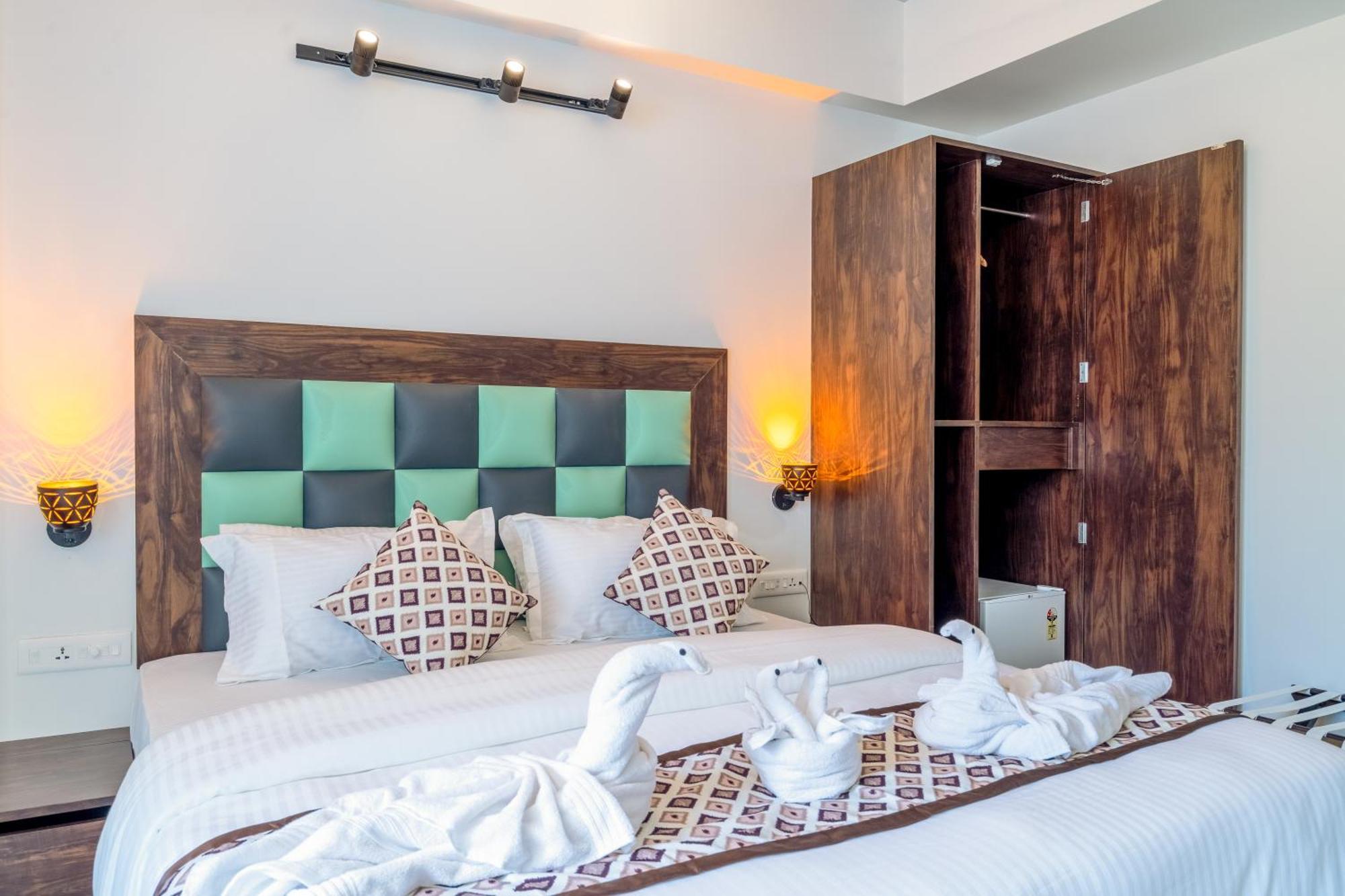 Hotel El Classico Раджкот Экстерьер фото